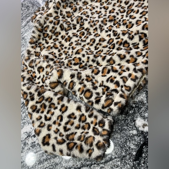 Victoria’s Secret Know One Cares Faux Fur Bomber Jacket - Picture 5 of 13